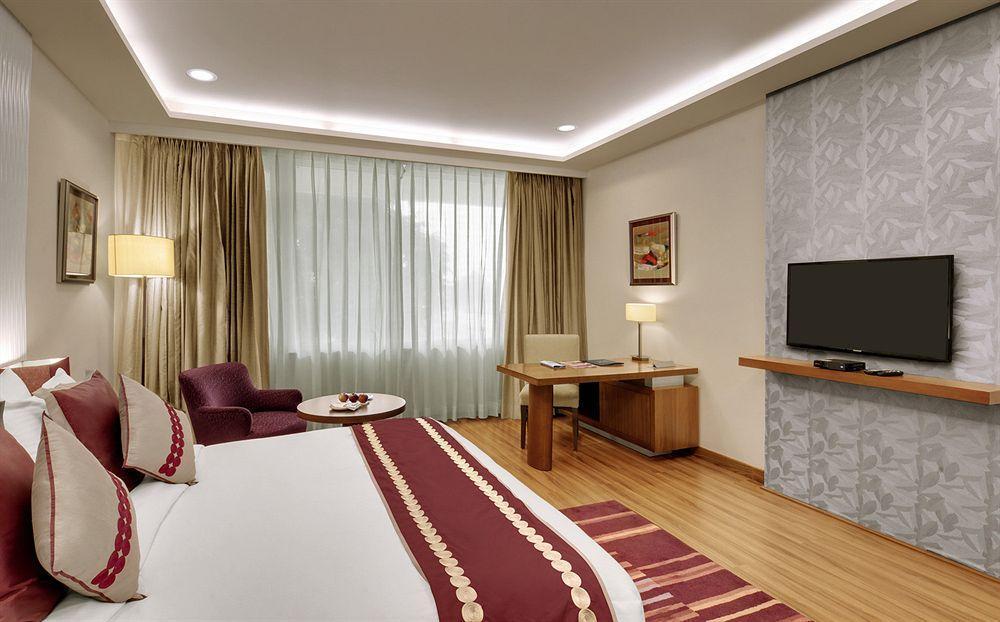 32Nd Milestone Gurgaon Exterior photo
