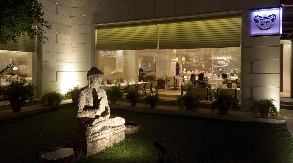 32Nd Milestone Gurgaon Exterior photo